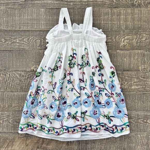 Isobella & Chloe Floral Embroidered White Dress 5 - Picture 7 of 8